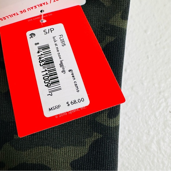 New SPANX Look At Me Now Seamless Legging in Green Camo - Picture 11 of 12